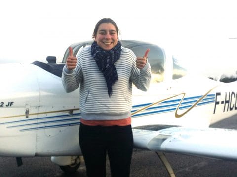 Mylène MARIONVALLE au retour de son premier vol solo sur Tecnam P2002 le 24/03/2018